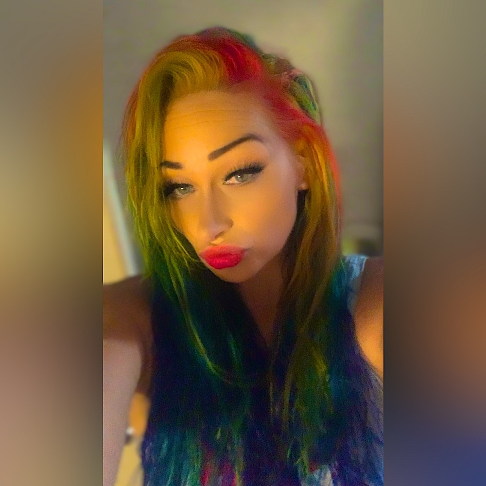 Meet your Posher, Candy